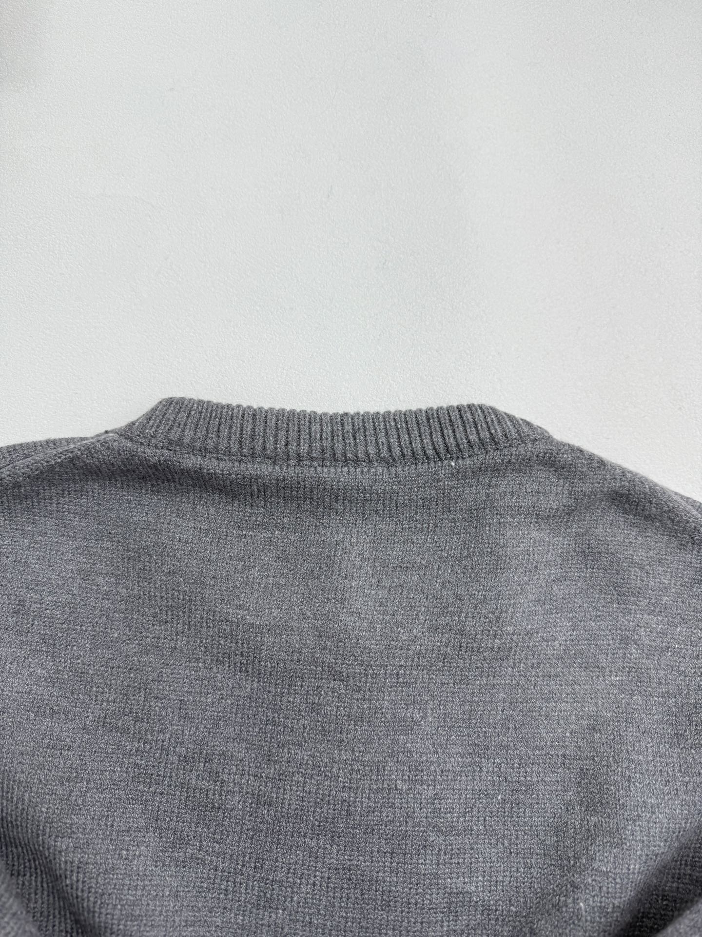 Gucci knit sweater back neckline and shoulder, gray ribbed knit