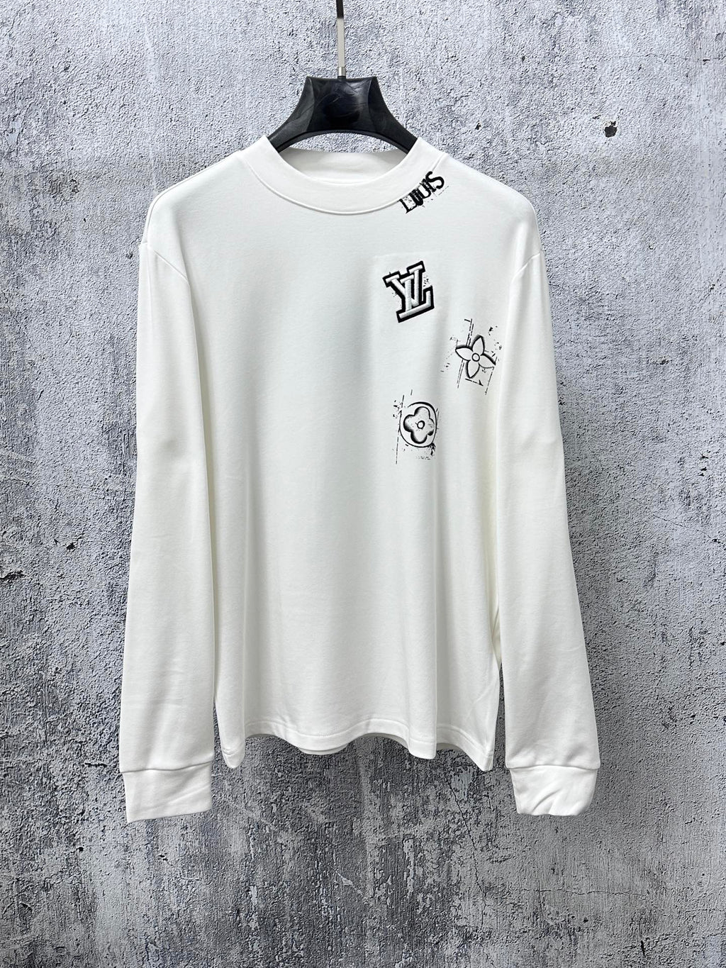 Louis Vuitton long-sleeve crewneck shirt in white with front logo and graphic print