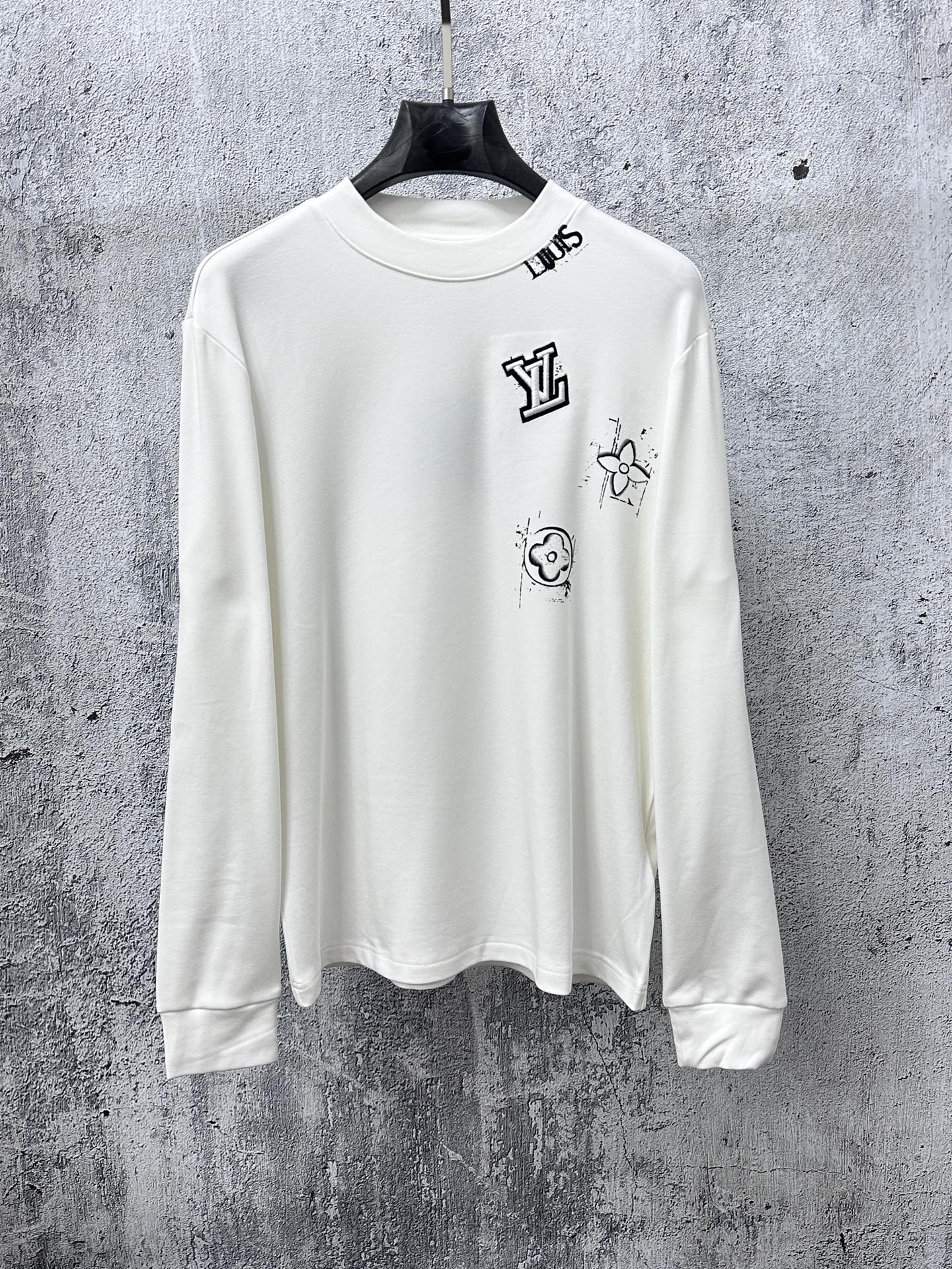 Louis Vuitton long-sleeve crewneck shirt in white with front logo and graphic print