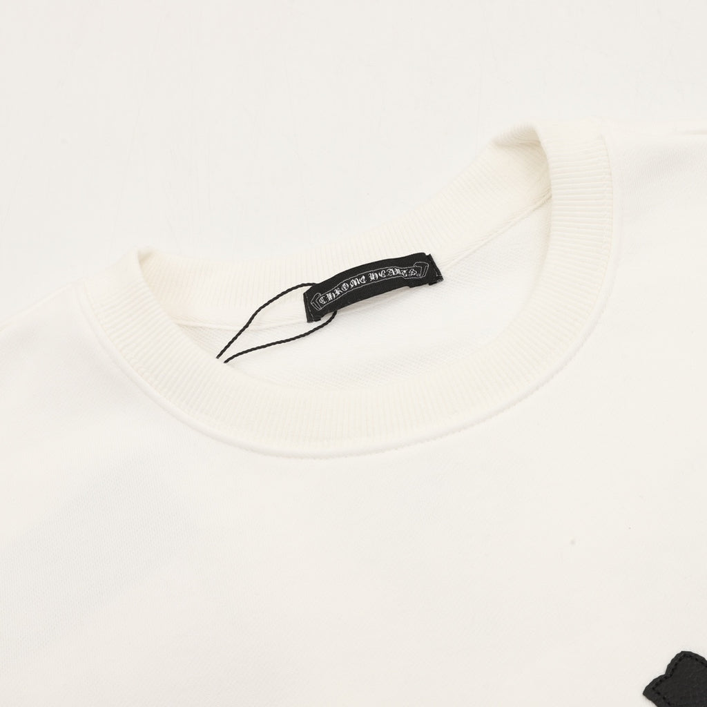 White sweatshirt crew neck with ribbed collar and inner neck label