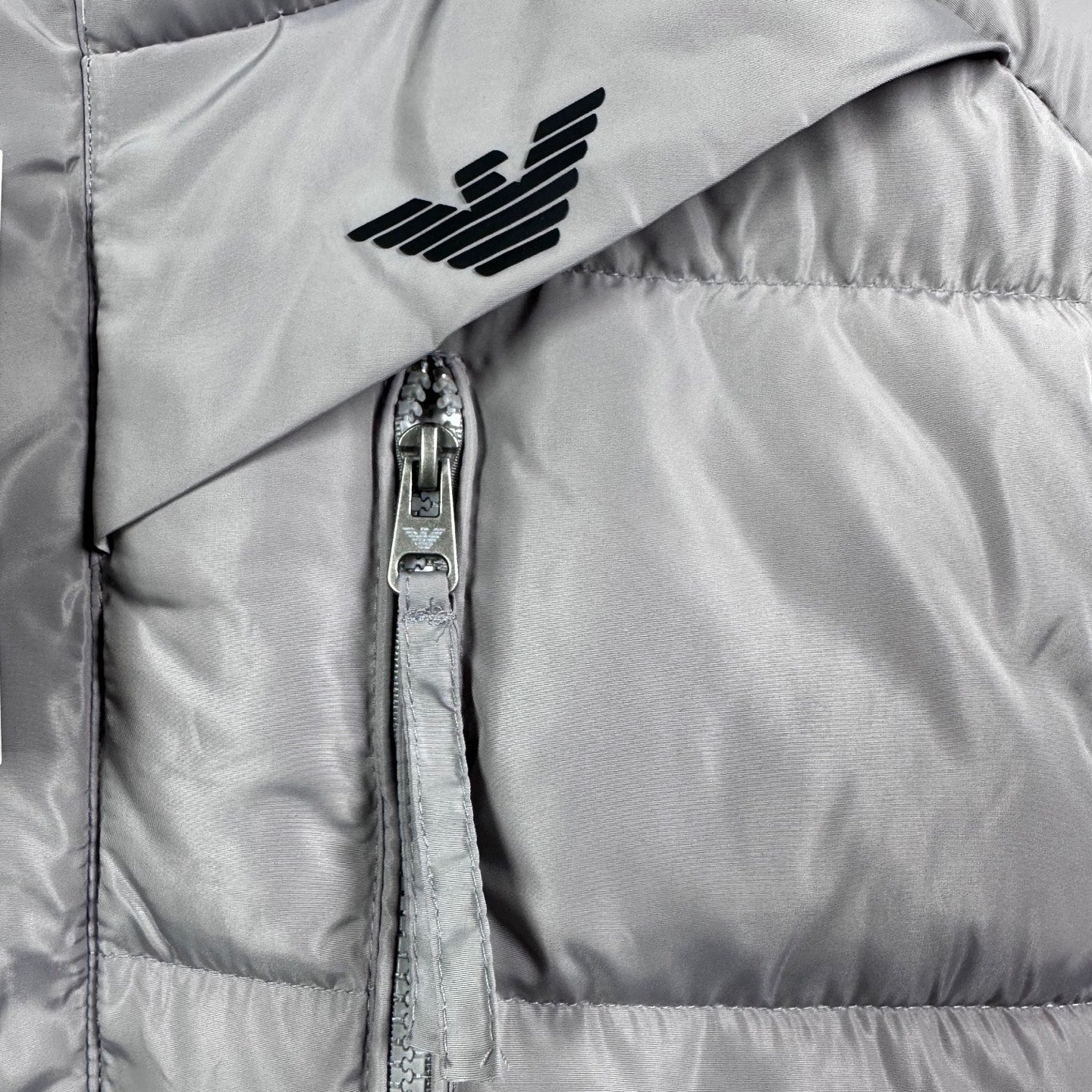 Amiri hooded puffer vest, light gray, chest logo and front zipper pocket