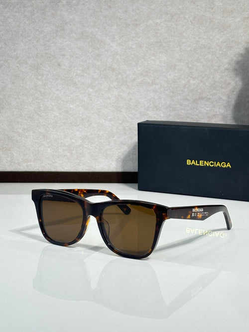 Balenciaga sunglasses with tortoise frame and brown gradient lenses