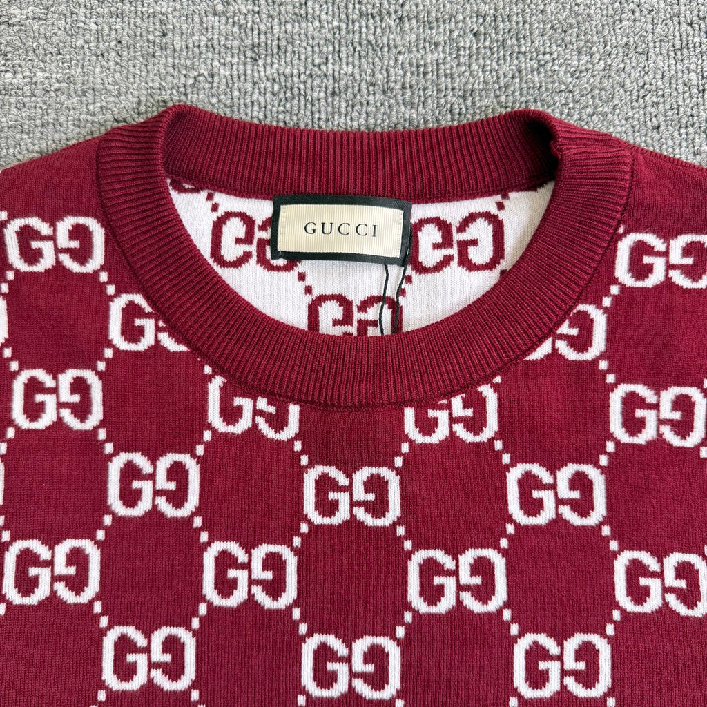 Gucci long-sleeve sweater neckline with burgundy ribbed crew collar and GG logo trim
