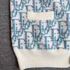Ribbed cream hem and light blue patterned knit, straight long-sleeve section