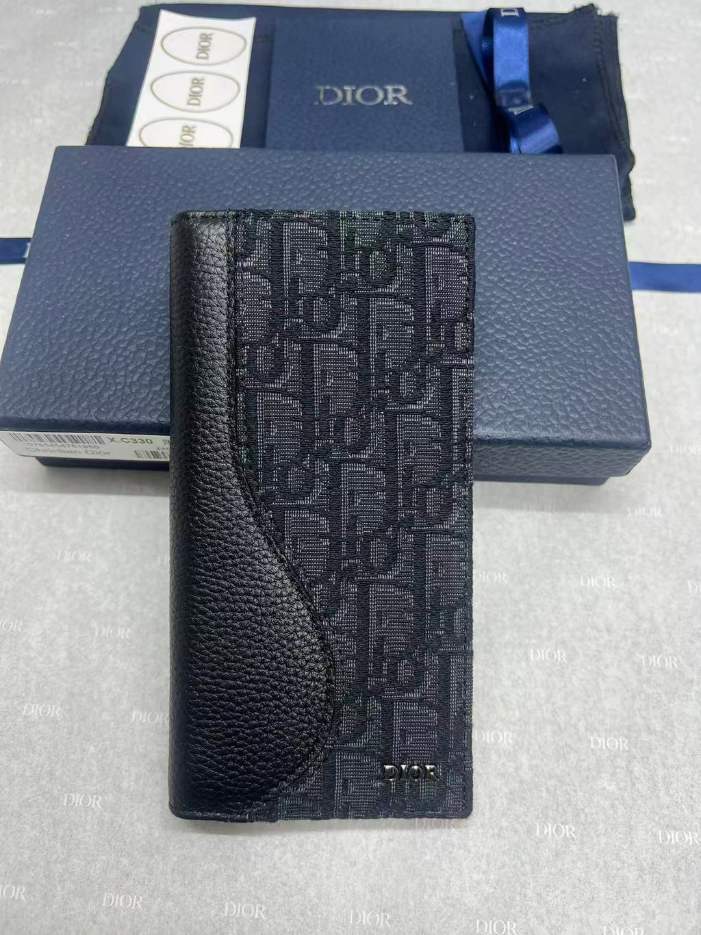 Dior small bag, dark Dior monogram panel and textured leather, front view