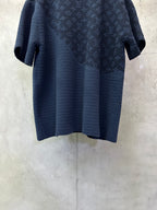 Louis Vuitton short-sleeve knit shirt in dark blue with monogram pattern, ribbed cuffs