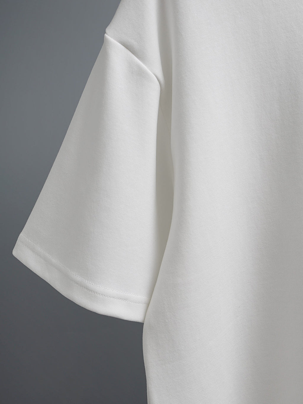 White T-shirt short sleeve and side seam
