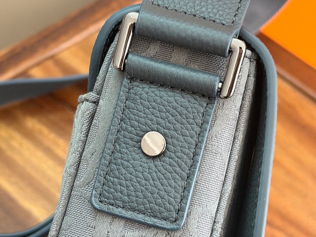 Dior men’s bag strap and front leather patch with snap button