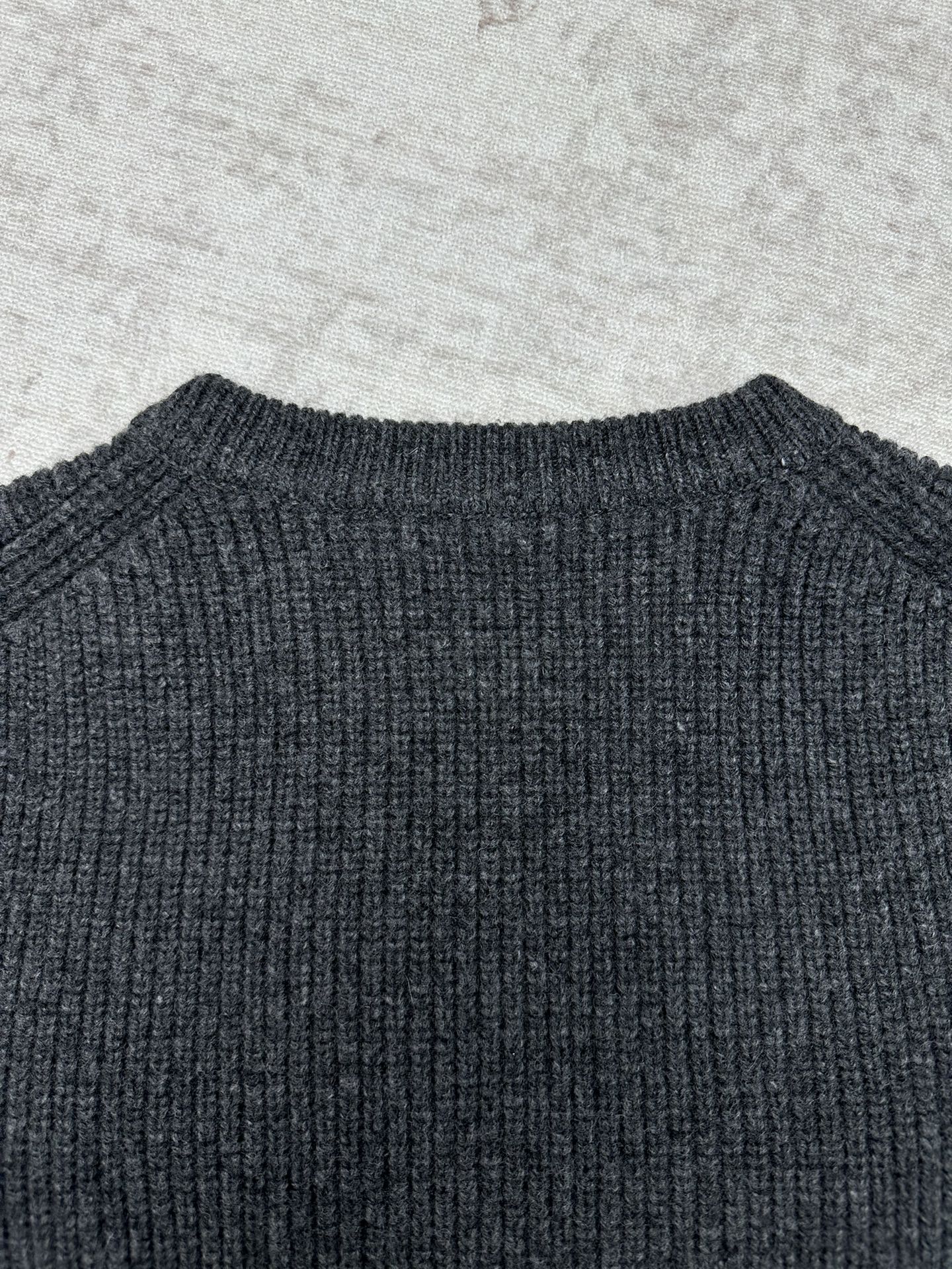 Gucci dark charcoal knit sweater back with ribbed collar