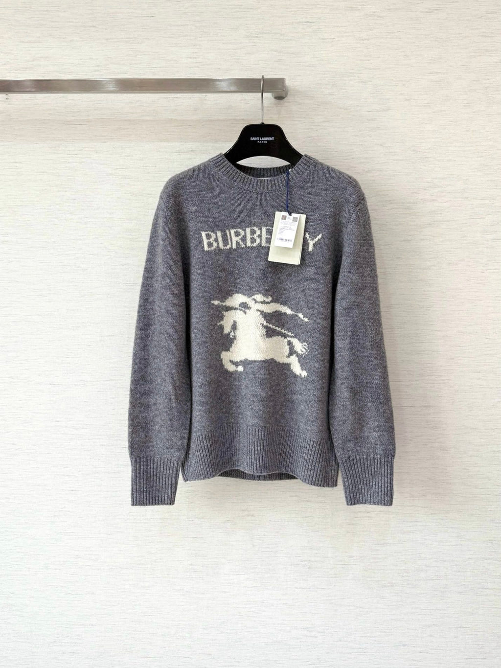 Grey long-sleeve sweater with crew neck, horse graphic and BURBERRY print