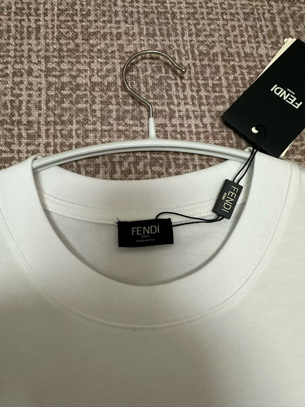 White short-sleeve T-shirt neckline with FENDI inner neck label