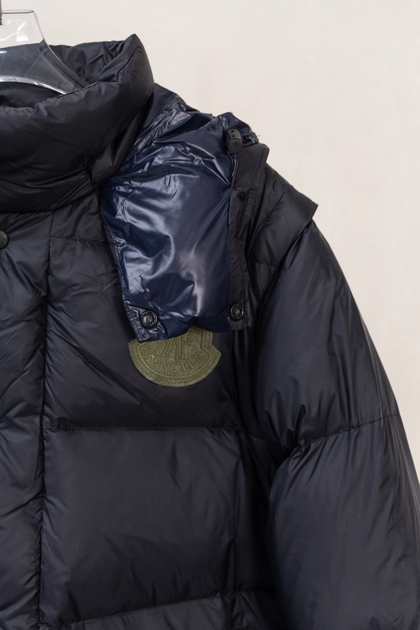 Moncler kids puffer jacket sleeve and chest patch, dark navy