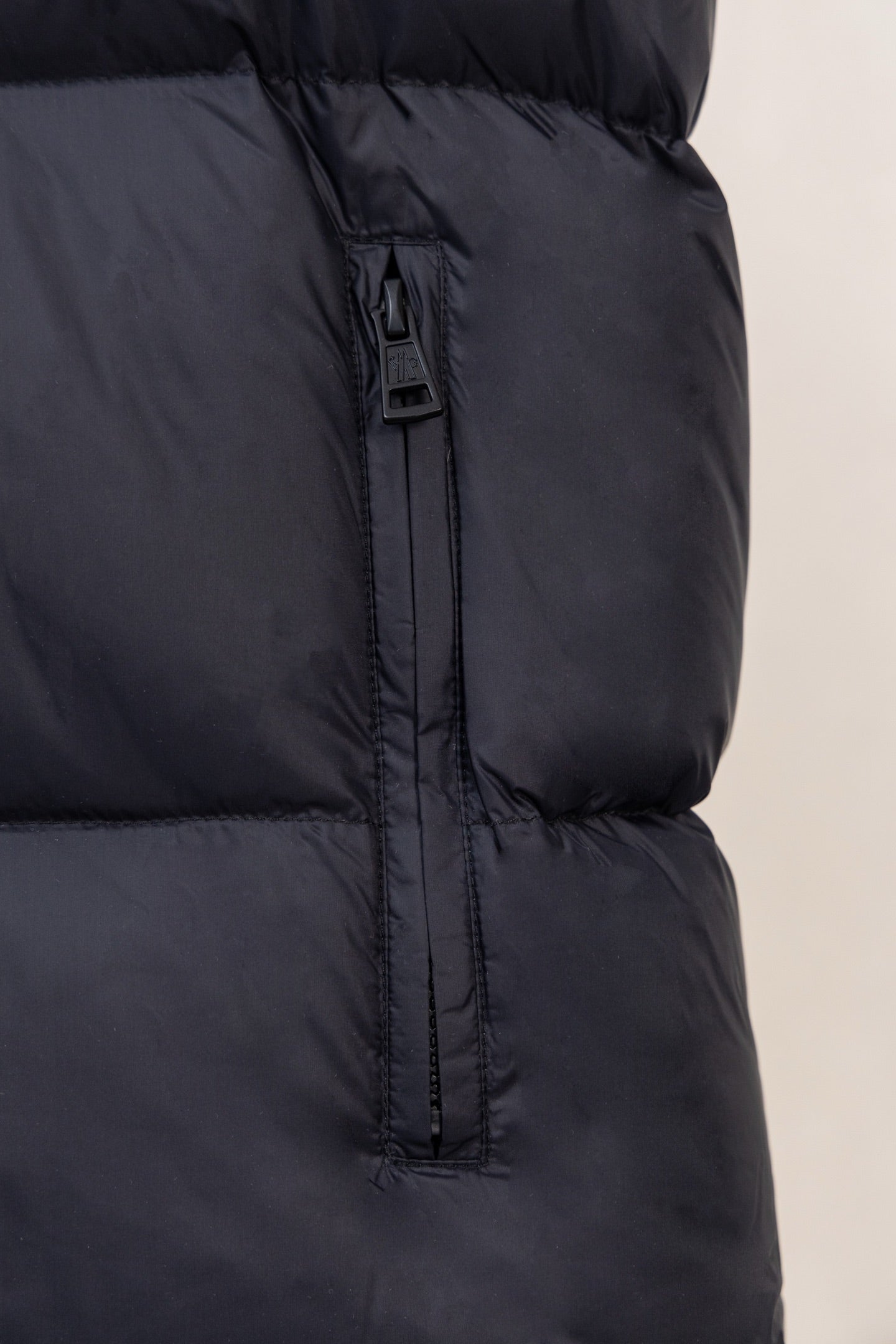 Moncler puffer jacket center zip detail, dark navy