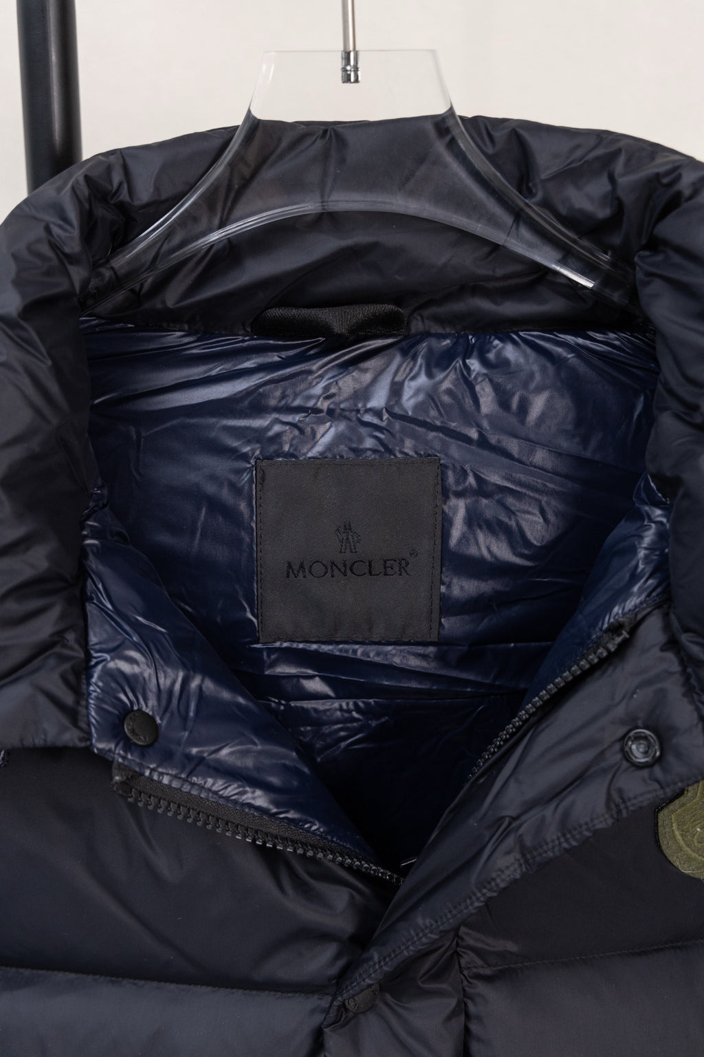 Moncler puffer jacket collar and inner logo patch, dark navy