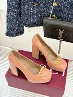 Gucci peach patent leather pumps with gold horsebit detail and square block heel
