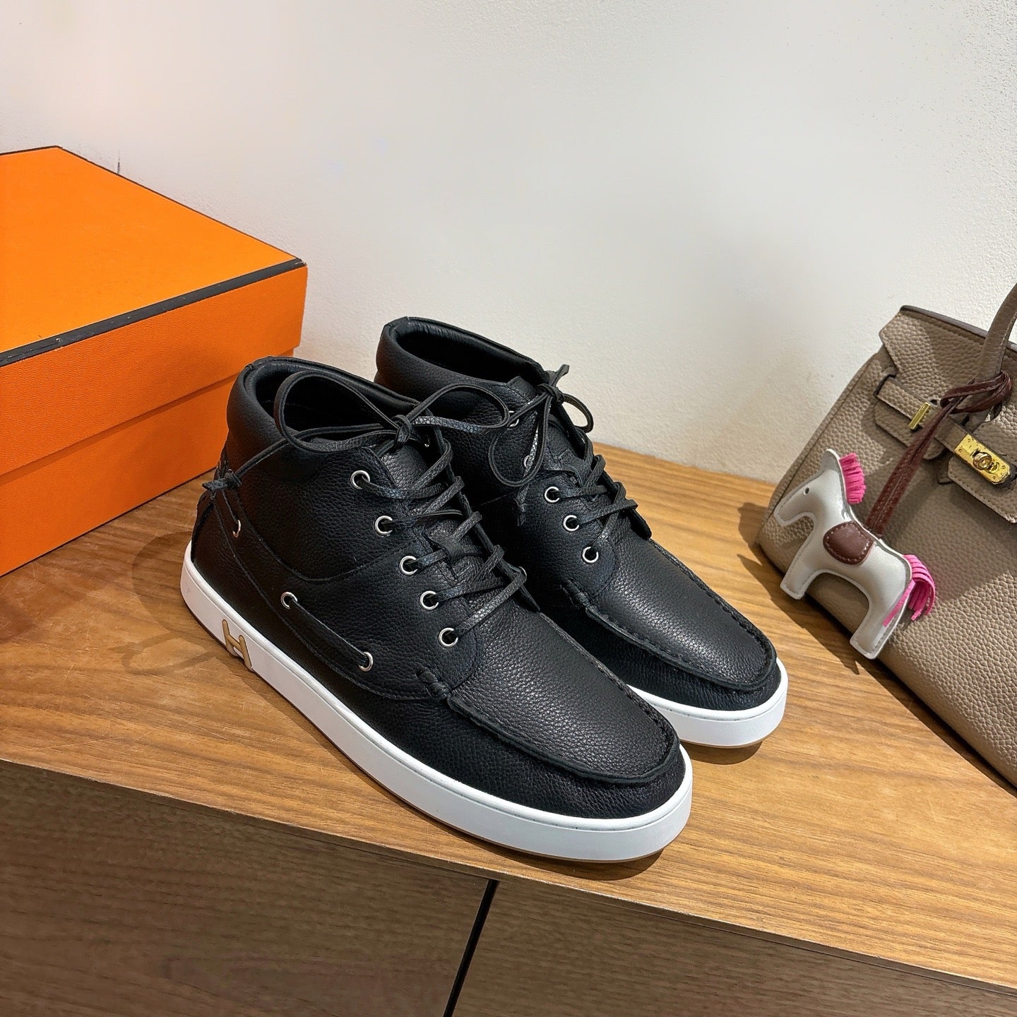 Luxury Shoes Hermes Unisex