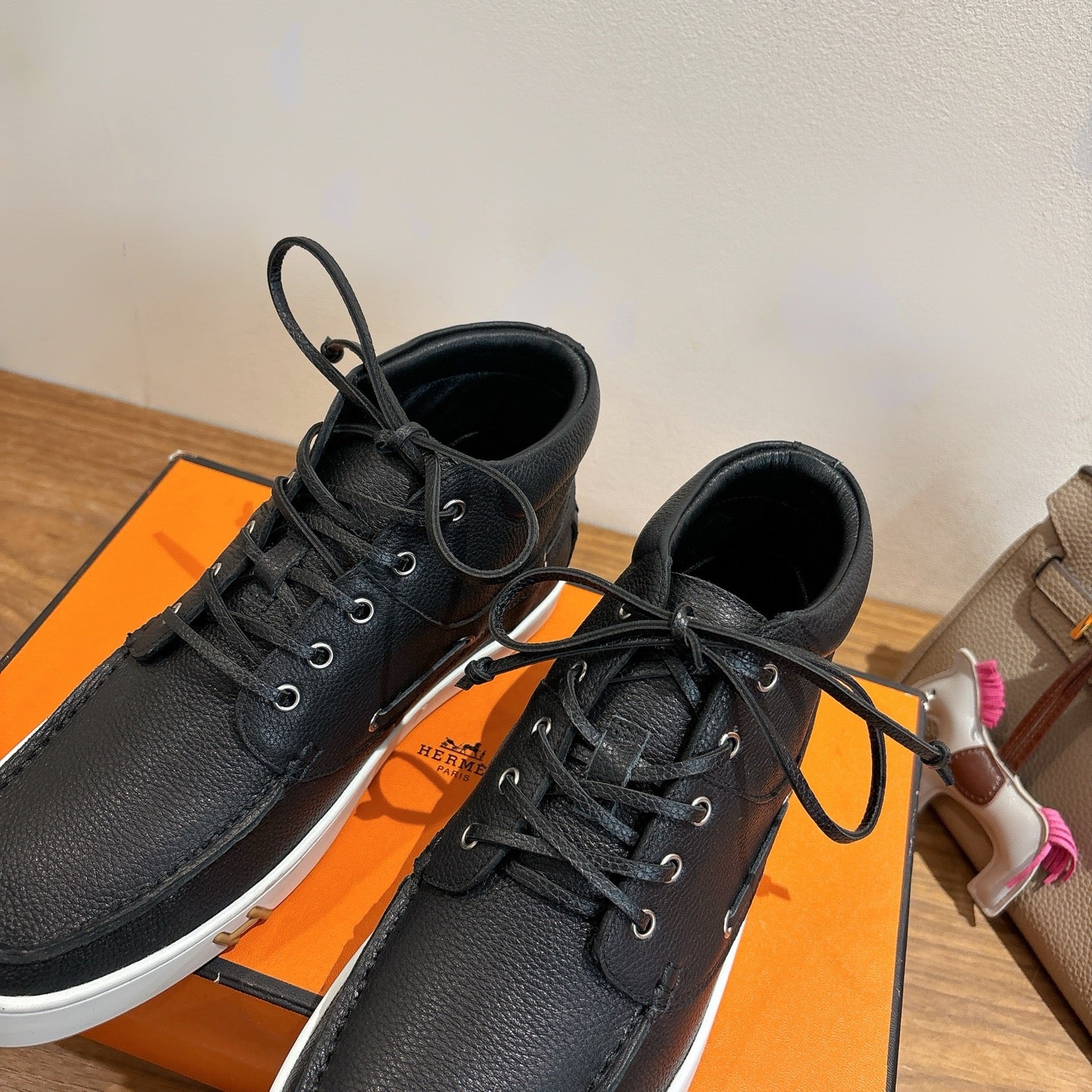 Luxury Shoes Hermes Unisex