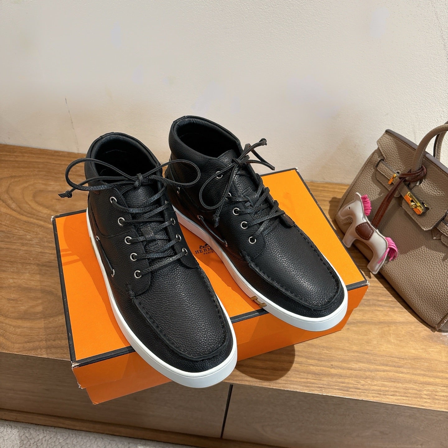 Luxury Shoes Hermes Unisex