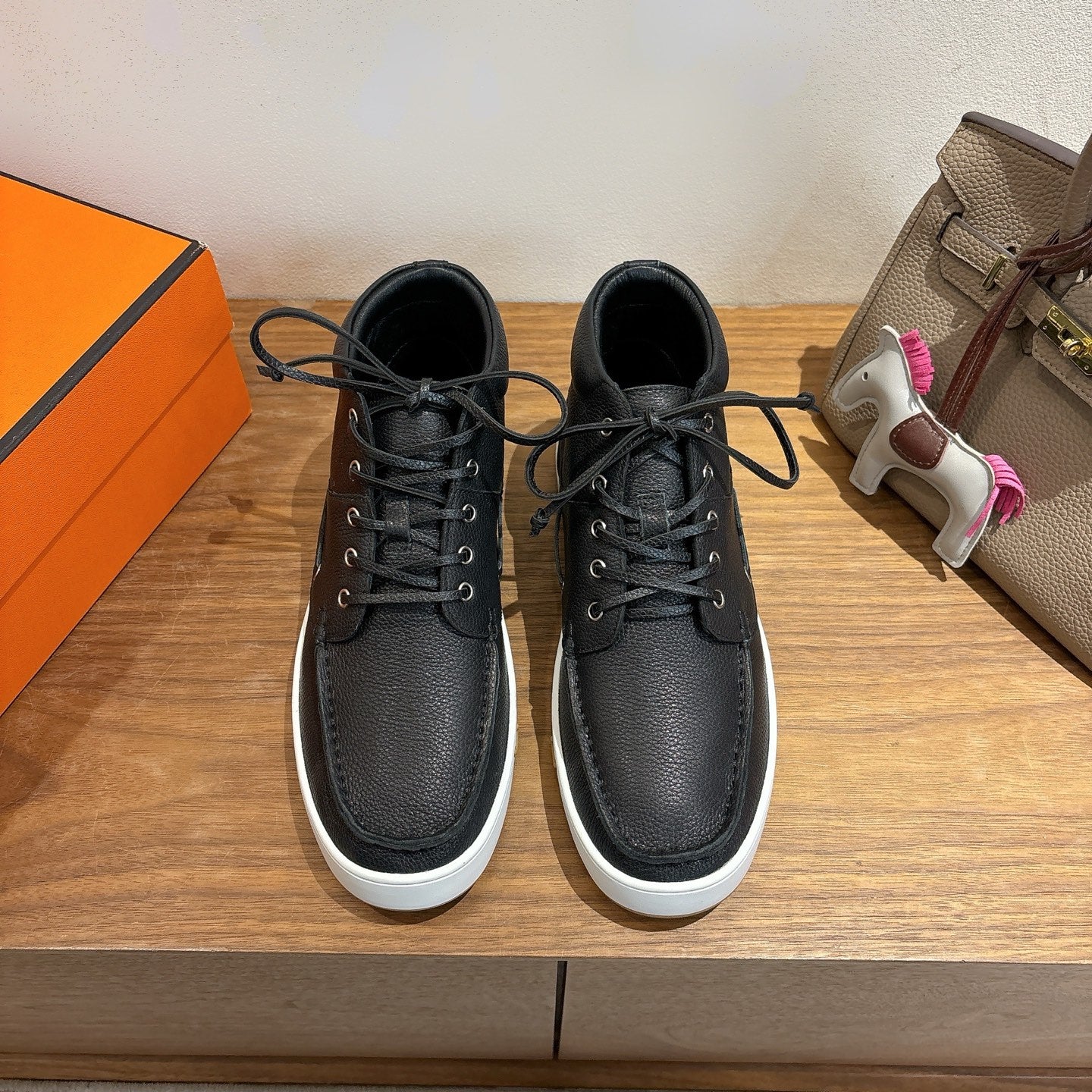 Luxury Shoes Hermes Unisex