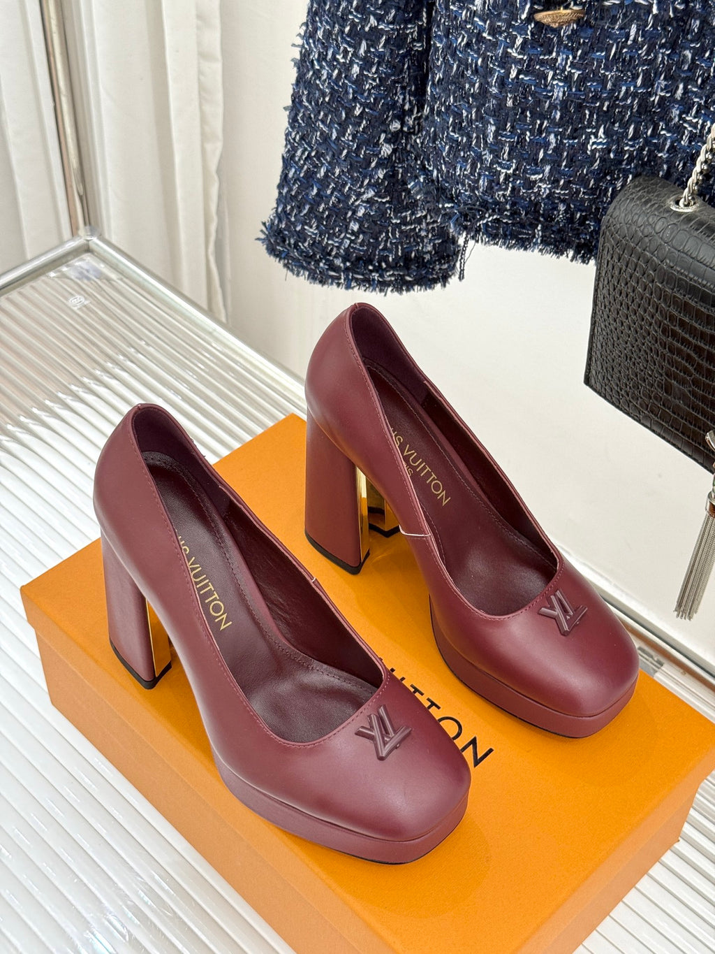 Louis Vuitton ladies platform heels, mauve leather pumps with LV monogram on side