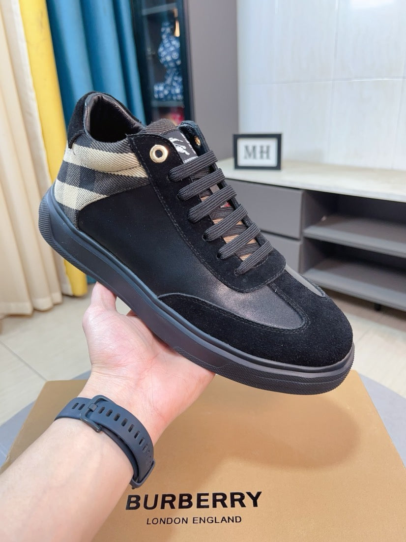 Burberry lace-up sneakers in dark fabric with beige and check accent at heel