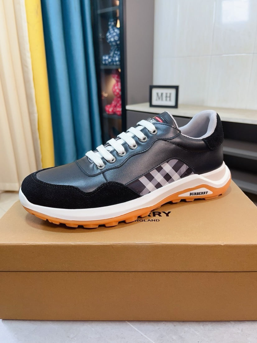 Burberry men’s sneakers in dark navy/black with check panel and white laces