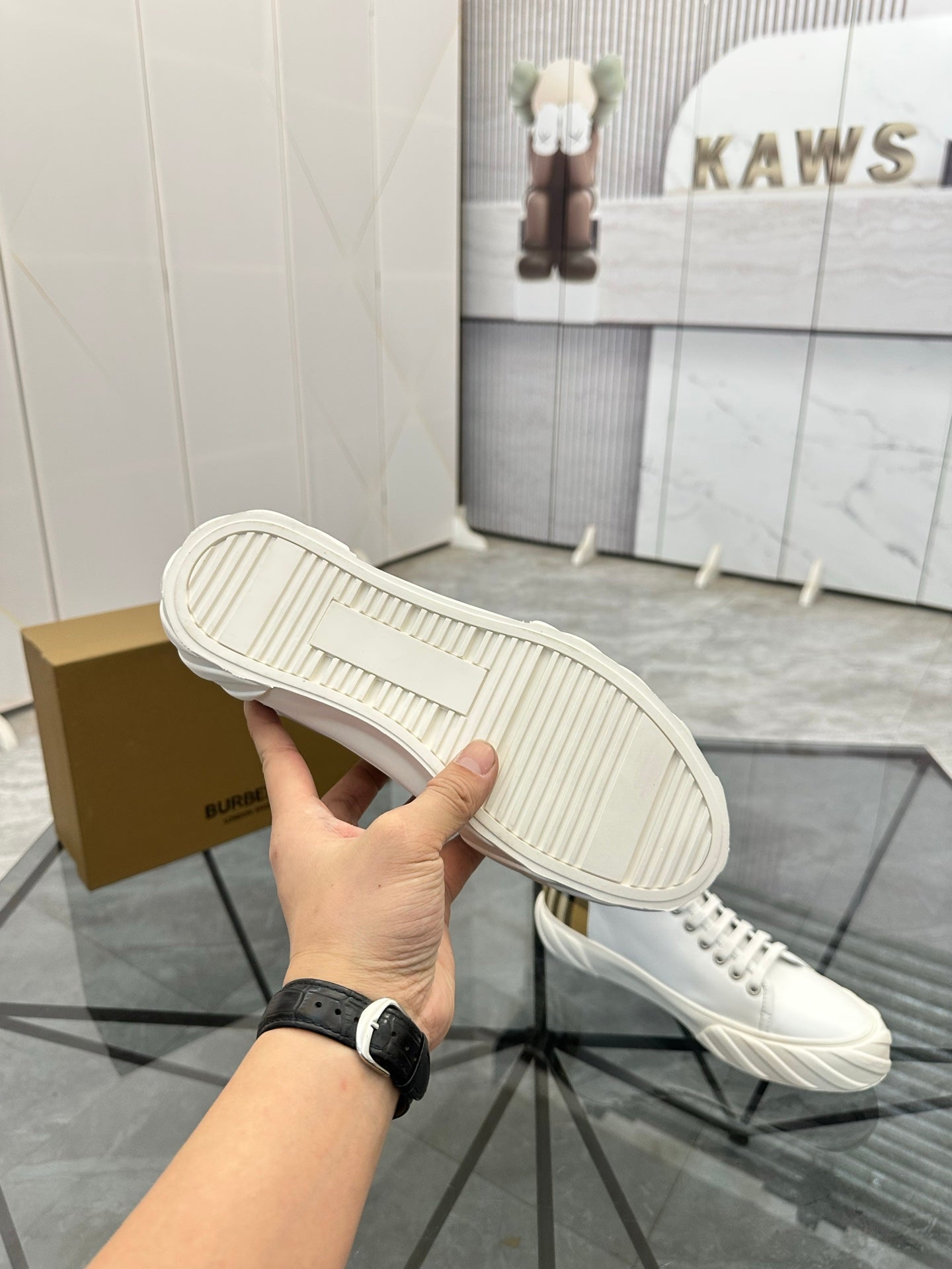 Burberry white sneaker sole with ribbed outsole and lace-up upper