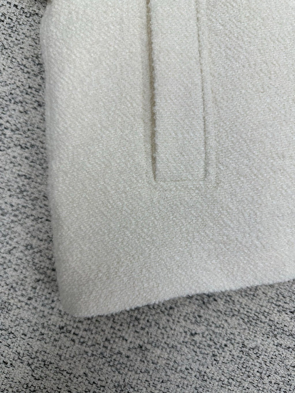 Off-white hoodie hem with zipper seam detail