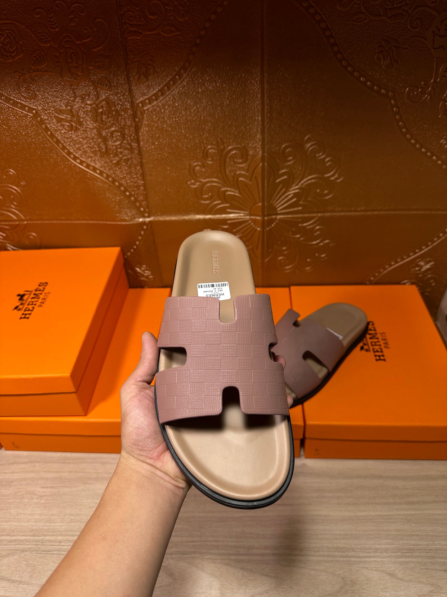 Hermes slide sandal with lilac strap and black side sole