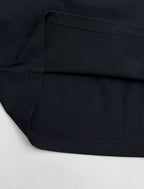 Black short-sleeve T-shirt bottom hem and stitching