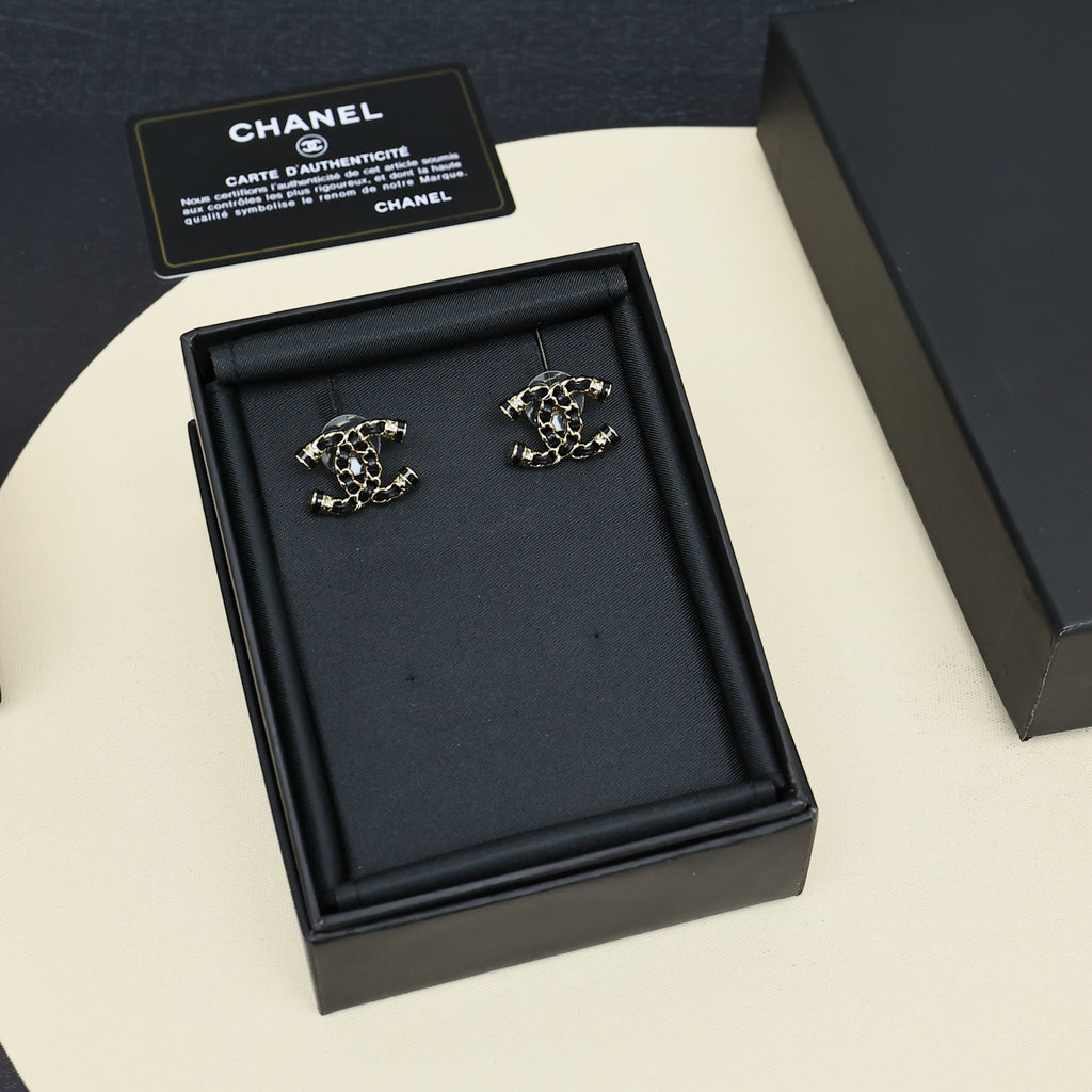 Gold-tone chain stud earrings in a black gift box