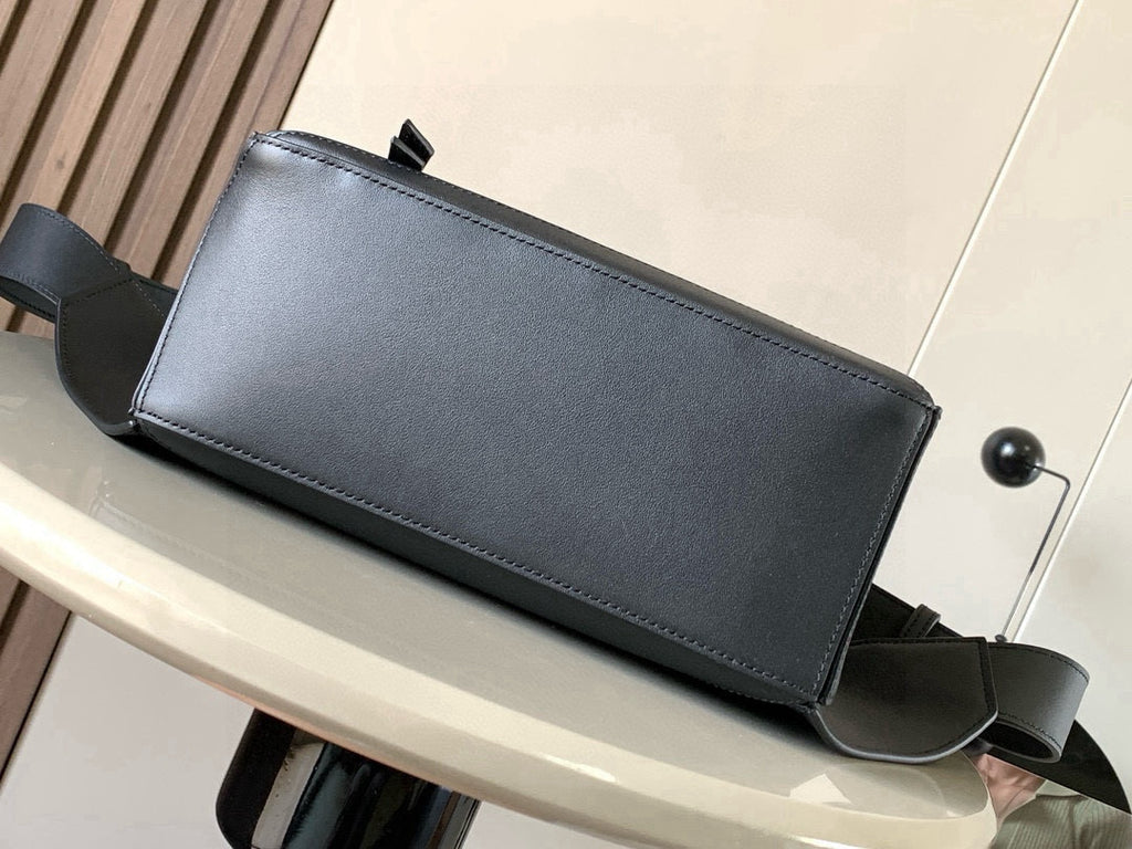 Loewe dark blue leather crossbody bag with flat front and top zipper