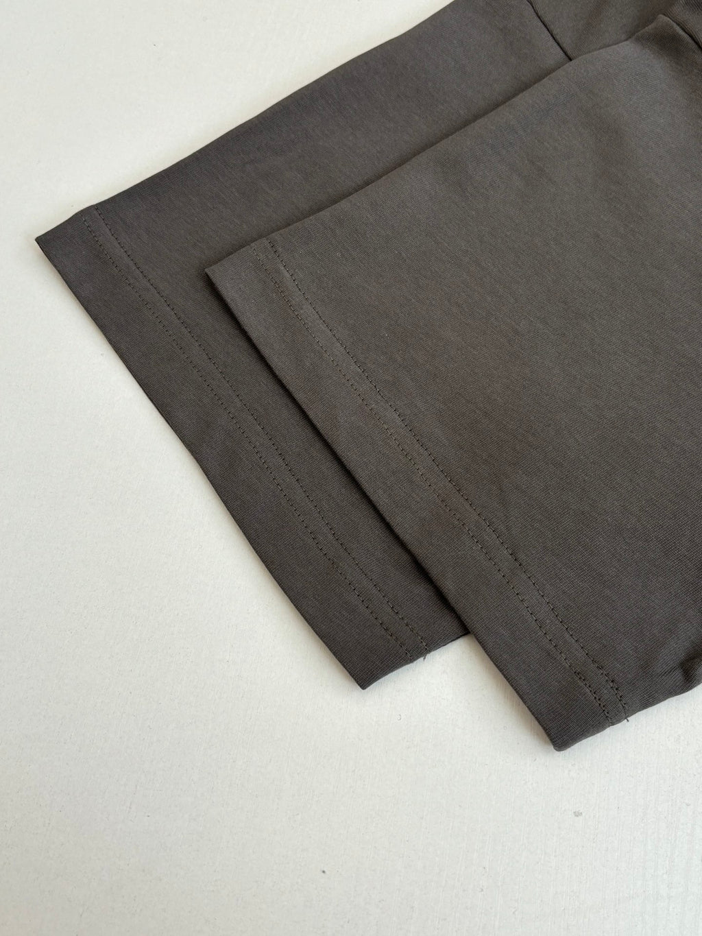 Gucci short-sleeve T-shirt sleeves and hem in dark gray