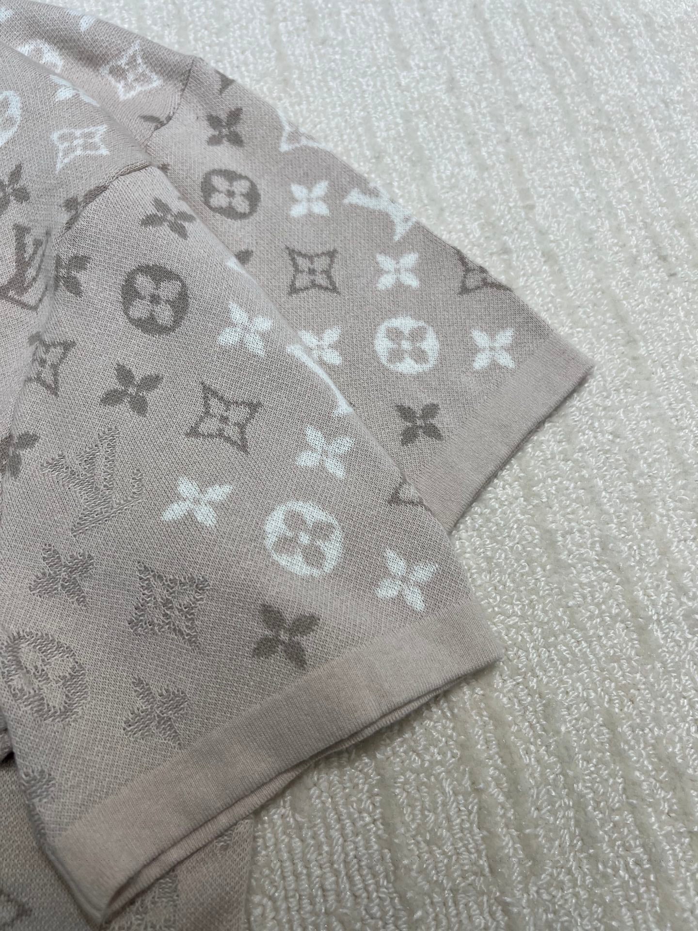 Louis Vuitton monogram T-shirt sleeve and hem, light beige patterned knit