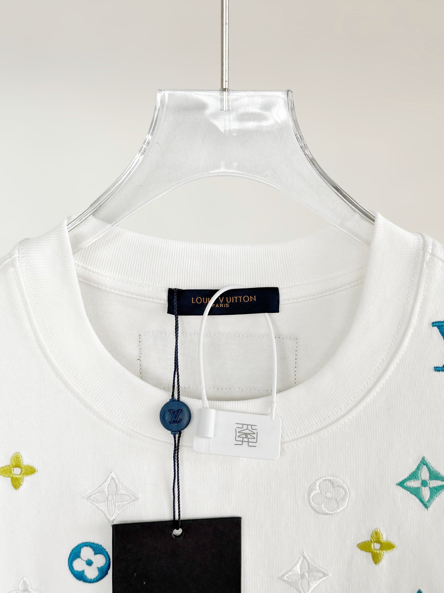 Louis Vuitton white T-shirt neckline with interior size tag