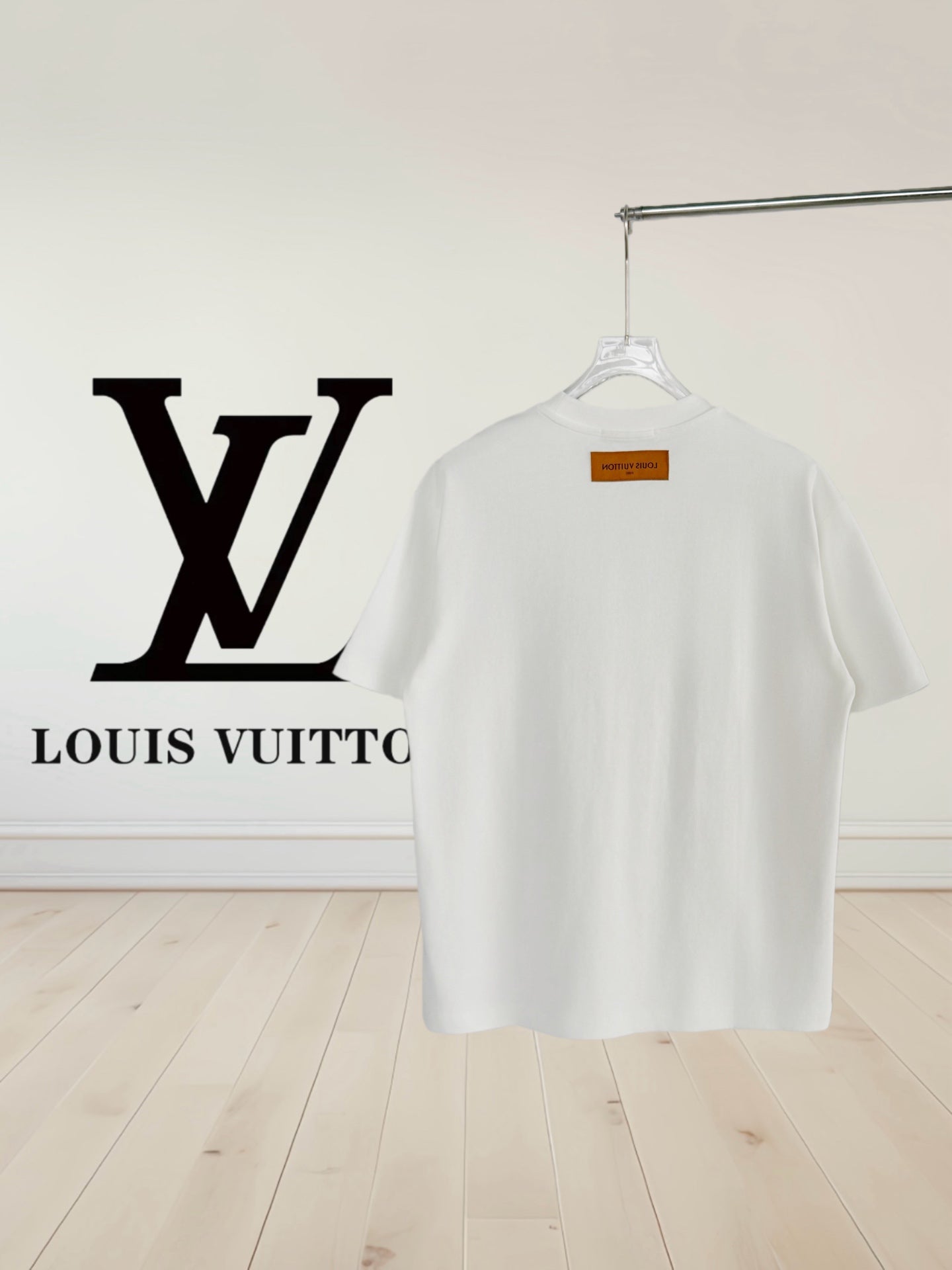 Louis Vuitton white T-shirt back with small orange label