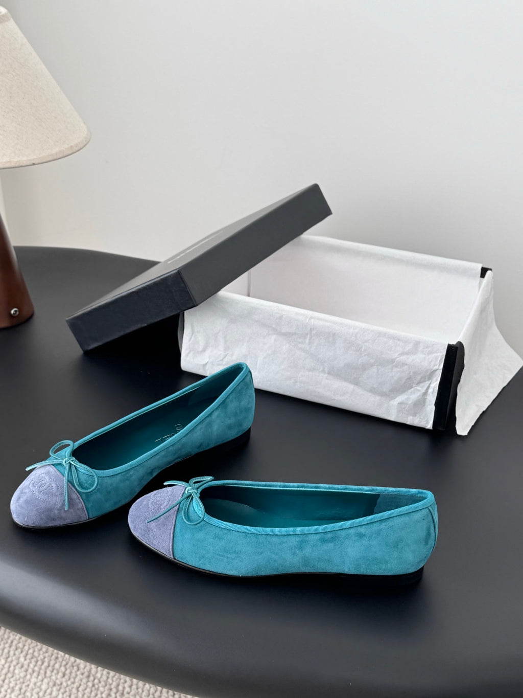Turquoise and gray-pattern ballet flats with bow, rounded toe, fabric upper