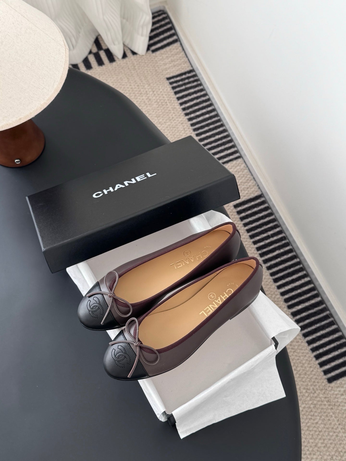 Chanel pair of ballet flats with bows and logo, round toe