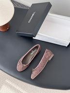 Chanel ladies ballet flats, mauve pink with bow on quilted upper