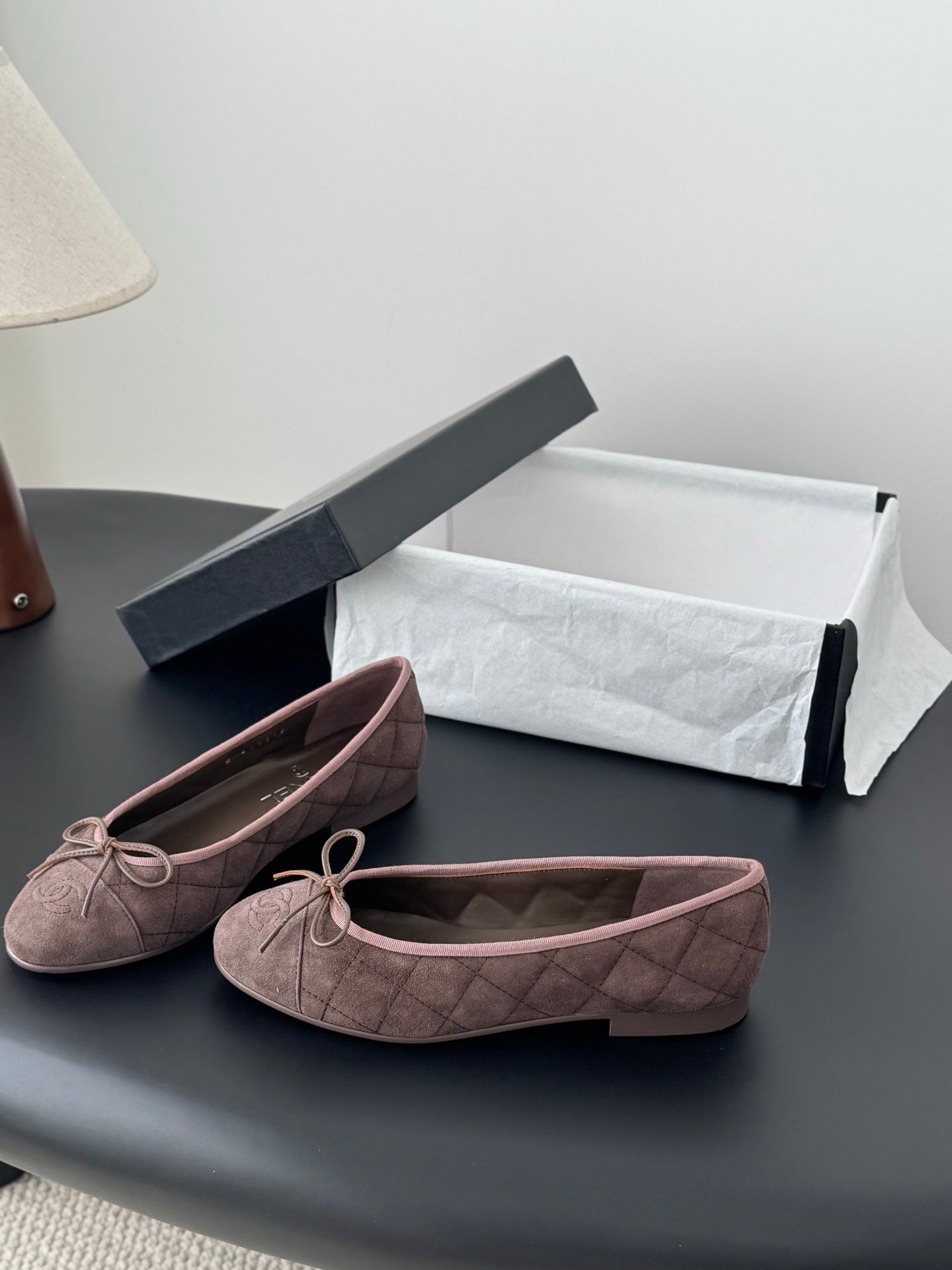 Chanel ladies ballet flats with bow detail, mauve pink quilted fabric