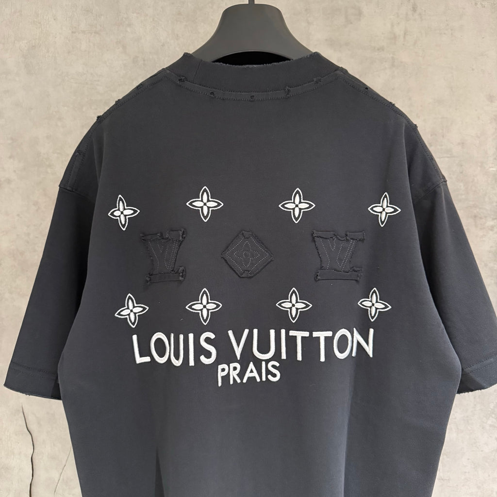 Louis Vuitton short-sleeve T-shirt, dark charcoal, back “Louis Vuitton PRAIS” graphic