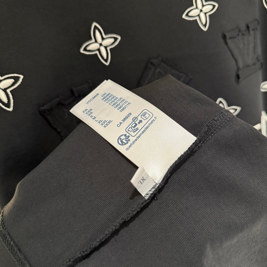 Louis Vuitton short-sleeve T-shirt fabric detail with interior brand and care label