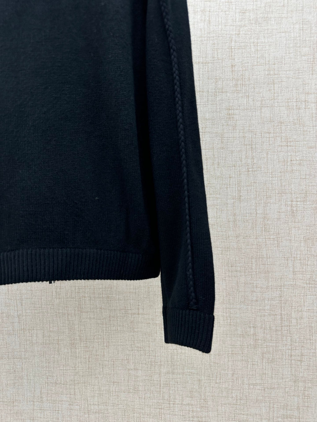 Long-sleeve knit top side with ribbed sleeve cuff and hem, dark navy