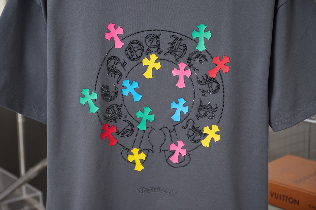 Gray crew-neck T-shirt with large multicolor cross circular emblem