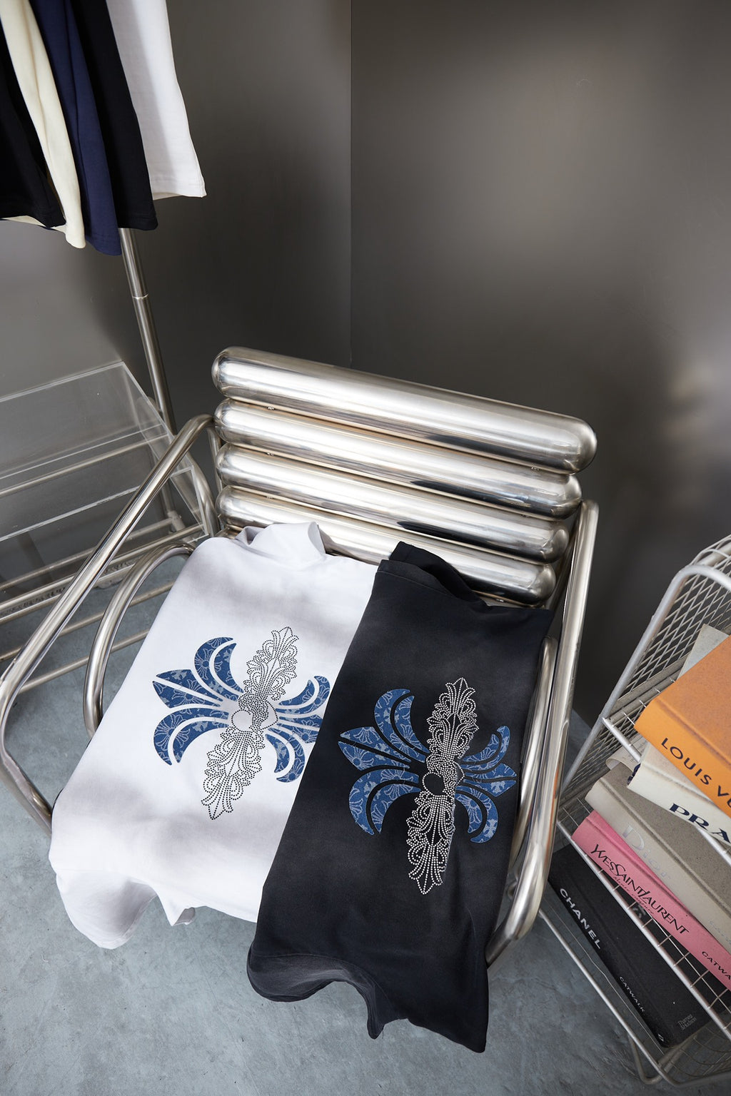 Chrome short T-shirt set: dark and white tees with blue floral crest prints