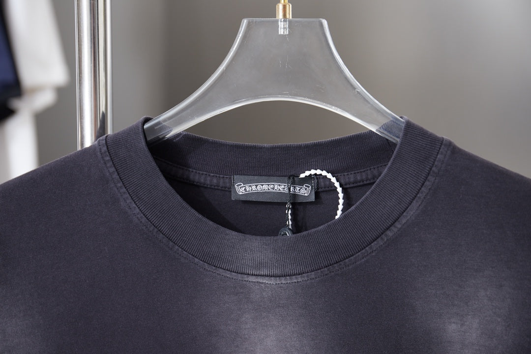 Dark navy short-sleeve T-shirt neckline with inner neck label