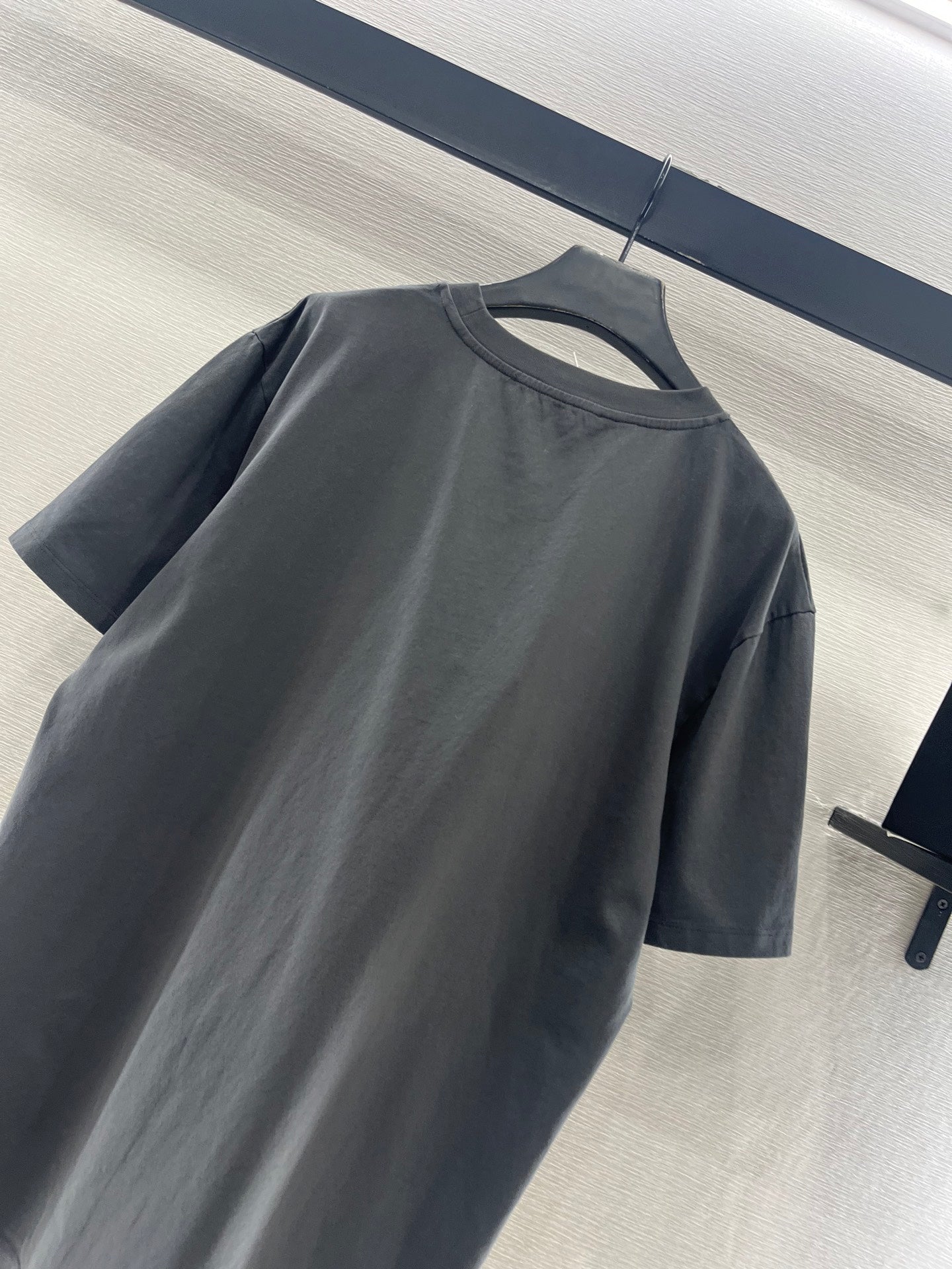 Dark gray crew-neck short-sleeve T-shirt, plain back view