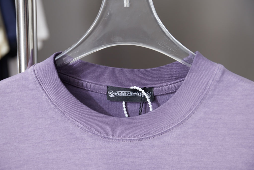 Lavender crewneck T-shirt with branded neck label