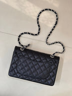 Chanel quilted shoulder bag with chain strap, diamond pattern and CC logo