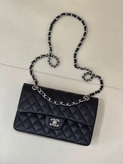 Chanel quilted shoulder bag with chain strap, front flap and CC logo